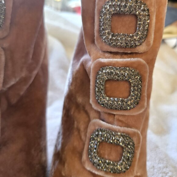 Manolo Blahnik Suwalki pink velvet heels ankle booties Swarovski buckles 8-8.5 - Picture 4 of 11